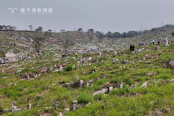 傳統土葬方式已不符合現今寸土寸金之社會進化需求，面臨許多考驗。｜楊子佛教禮儀公司