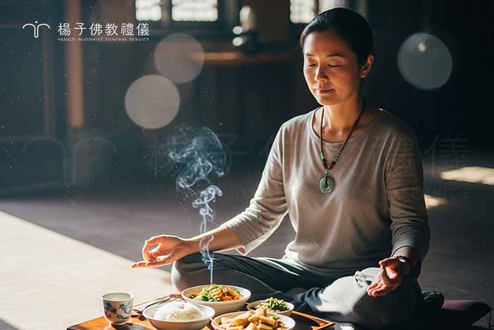 不論是否居喪期間，在佛事法會、日常的課誦念佛，茹素都是可以利己利他的生活方式。｜楊子佛教禮儀公司